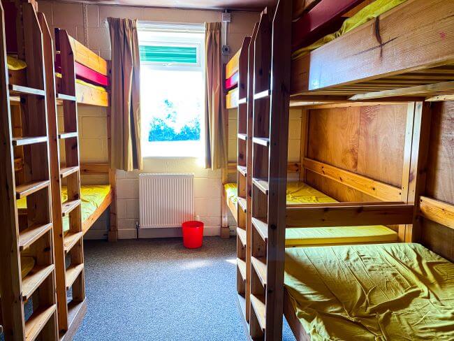 Traditional x8 bed bunk room